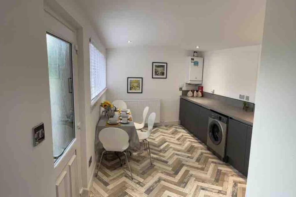 Fantastic Home In Brightons, Falkirk. Polmont ภายนอก รูปภาพ