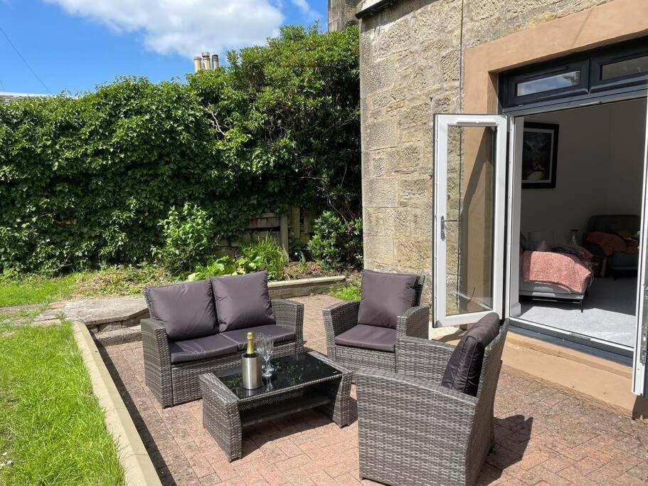 Fantastic Home In Brightons, Falkirk. Polmont ภายนอก รูปภาพ