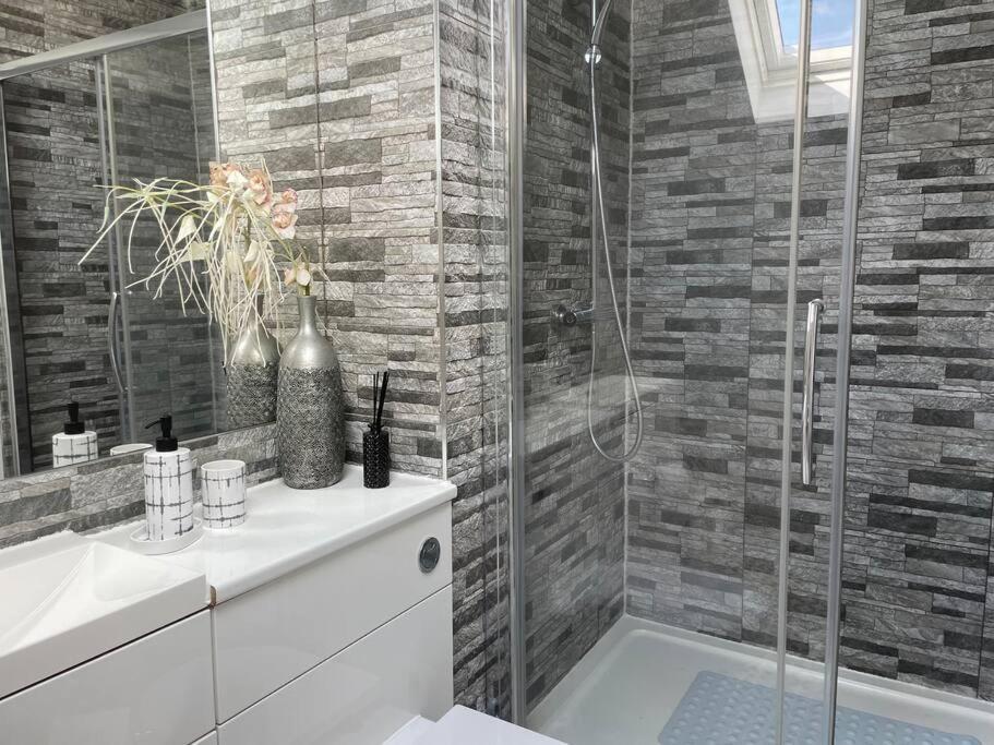 Fantastic Home In Brightons, Falkirk. Polmont ภายนอก รูปภาพ