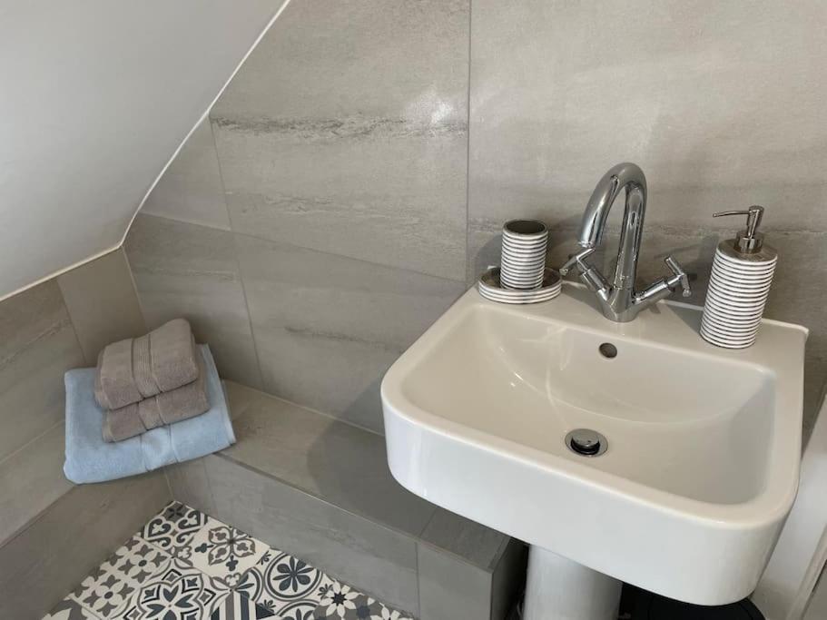 Fantastic Home In Brightons, Falkirk. Polmont ภายนอก รูปภาพ